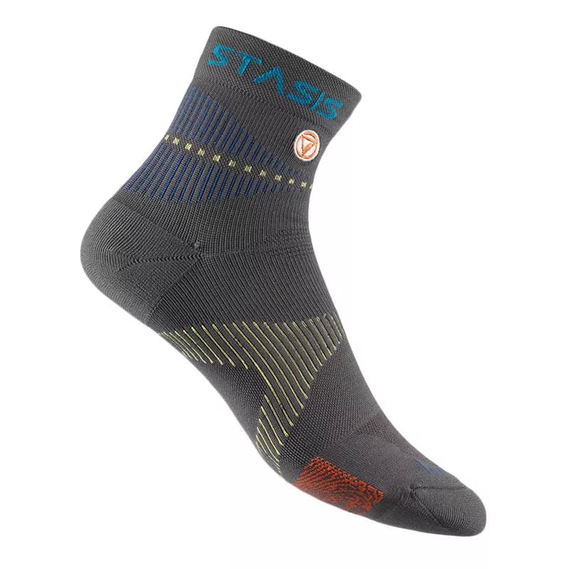 STASIS Athletic Mini Crew: graue Socke in Seitenansicht.